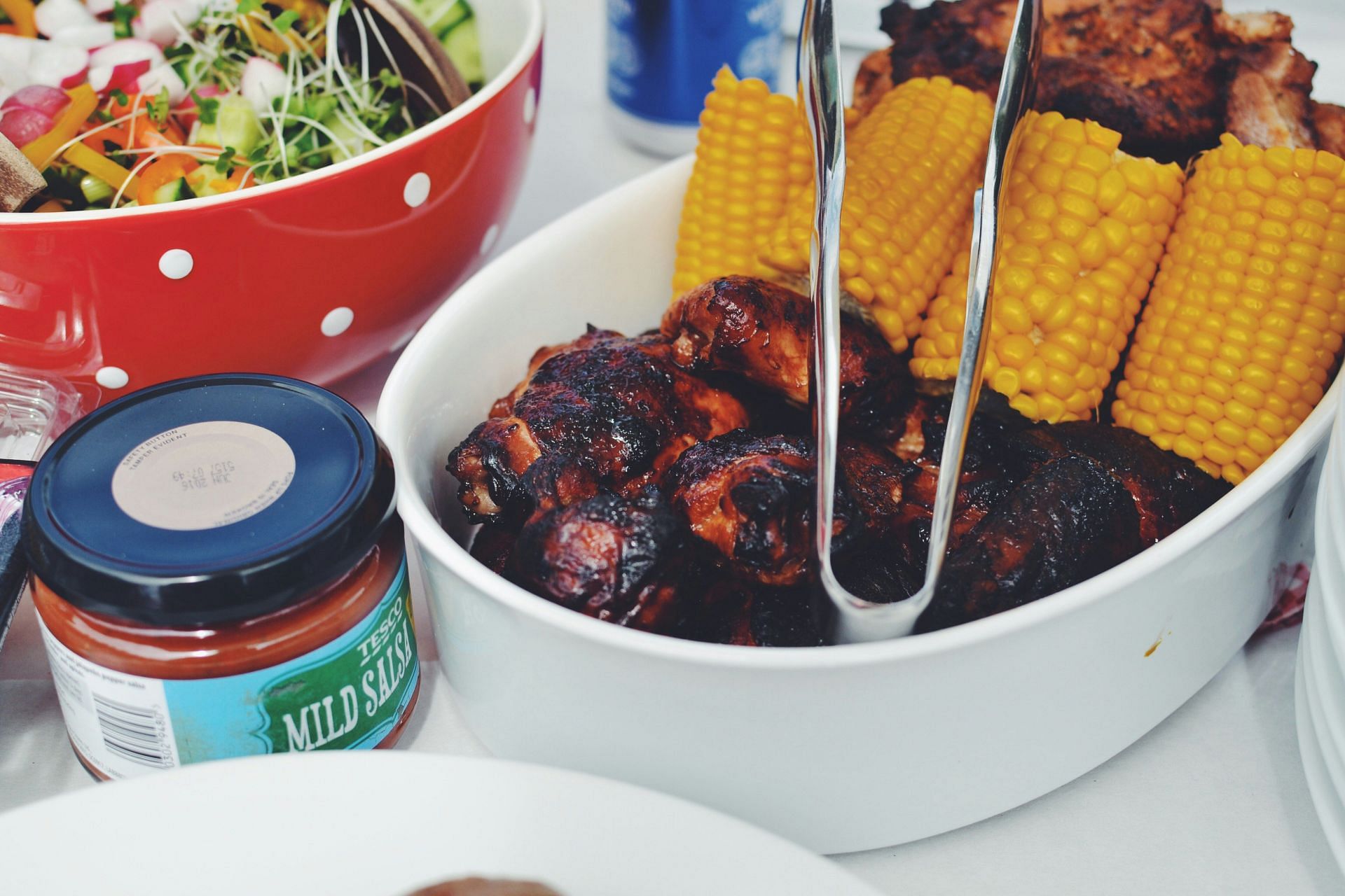 Grilled chicken as a low-calorie high-protein lunch choice (Image by Kirsty TG/Unsplash)